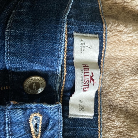 Shorts - Picture 2 of 4